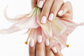 Manicure japoński: jak go zrobić? Japoński manicure krok po kroku