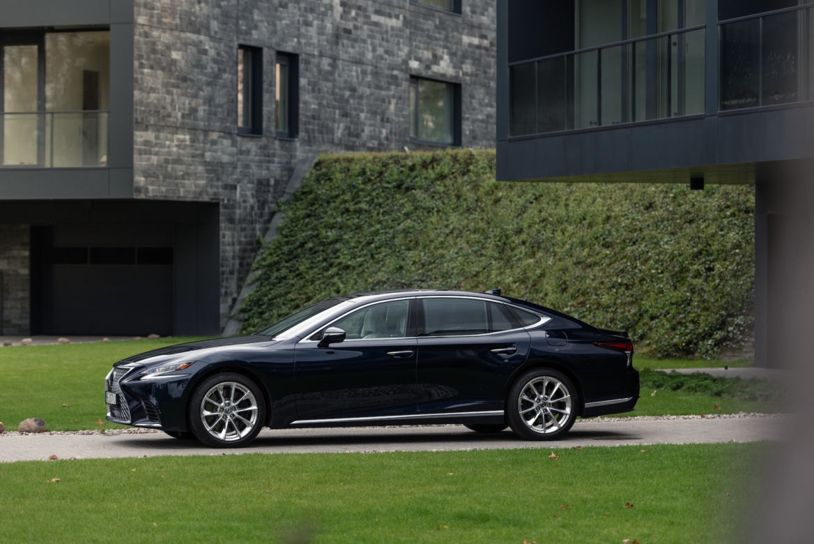 Lexus LS 500 Omotenashi 3.5 V6 417 KM