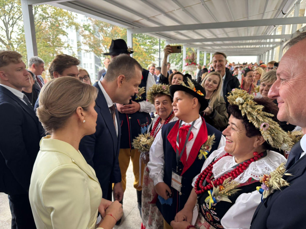 Koło Gospodyń Wiejskich w Puszynie na Dożynkach Prezydenckich w Warszawie