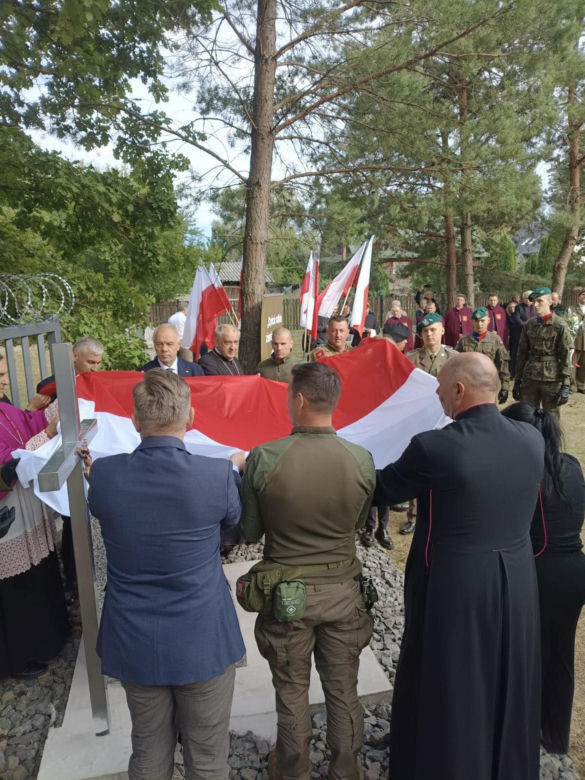 Młody żołnierz zginął na granicy z Białorusią. Odsłonili pomnik na jego cześć. „Niech będzie symbolem”