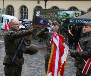 Dolnośląscy terytorialsi złożyli przysięgę wojskową na Rynku we Wrocławiu