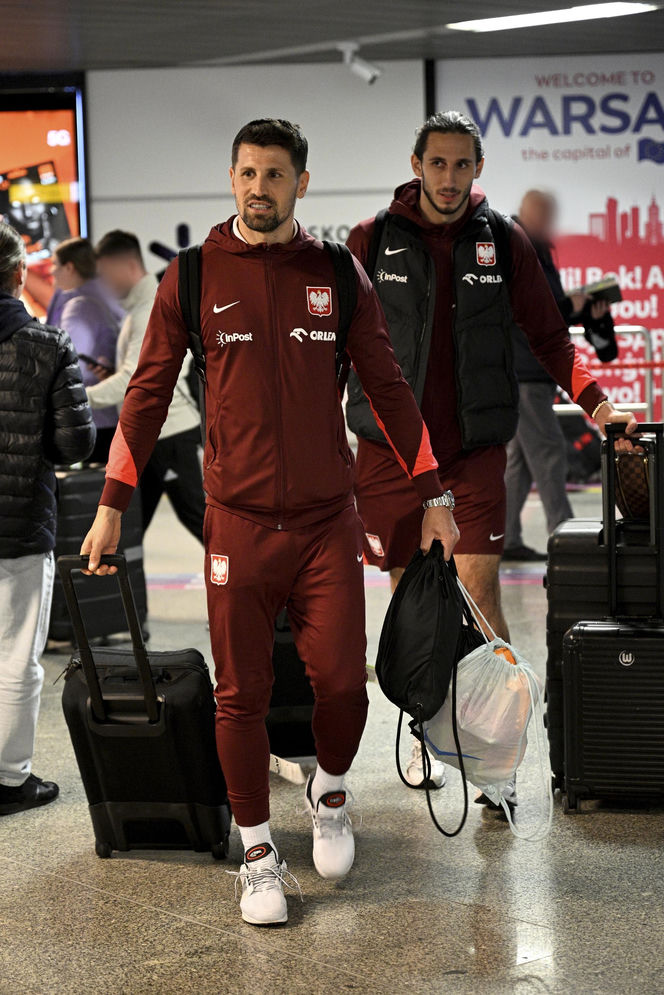 poproszę o galerie: Reprezentacja Polski przyleciała do kraju po meczu z Maltą