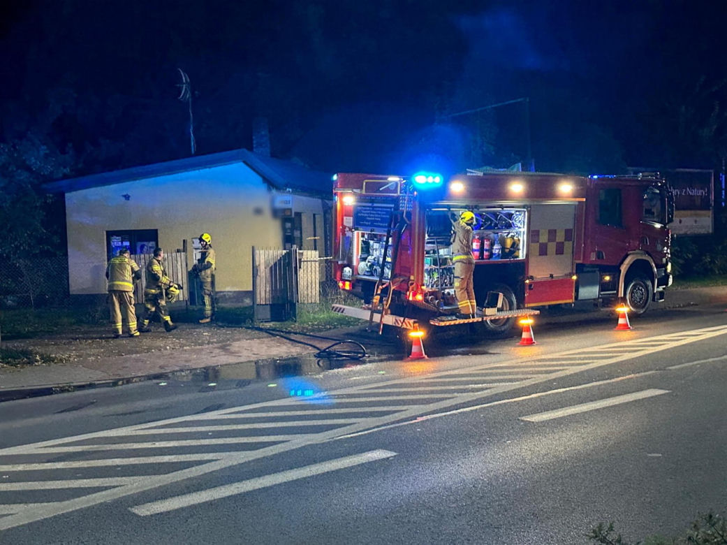 Pobili 44-latka i podpalili tapczan w domu. Szokujące okoliczności śmierci bezdomnego