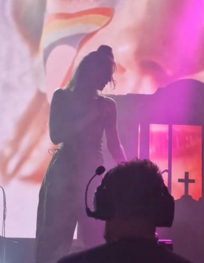 Julia Kamińska szaleje na koncercie. Doszło do obrazy "uczuć religijnych"