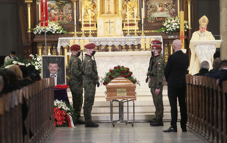 Pogrzeb Krzysztofa Krawczyka. Nabożeństwo żałobne w łódzkiej archikatedrze
