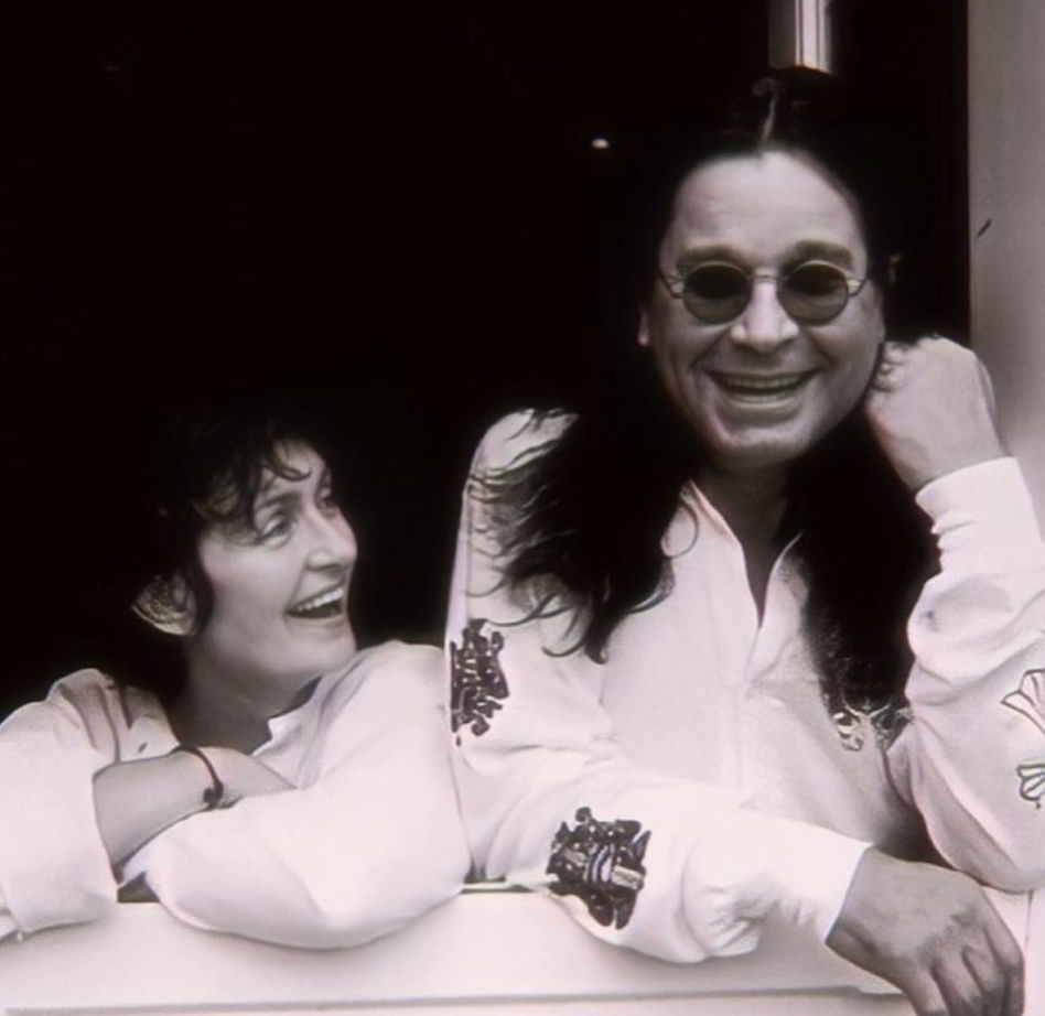 Miłość, która przetrwała piekło. Historia Ozzy’ego i Sharon Osbourne – toksyczna, szalona i prawdziwa