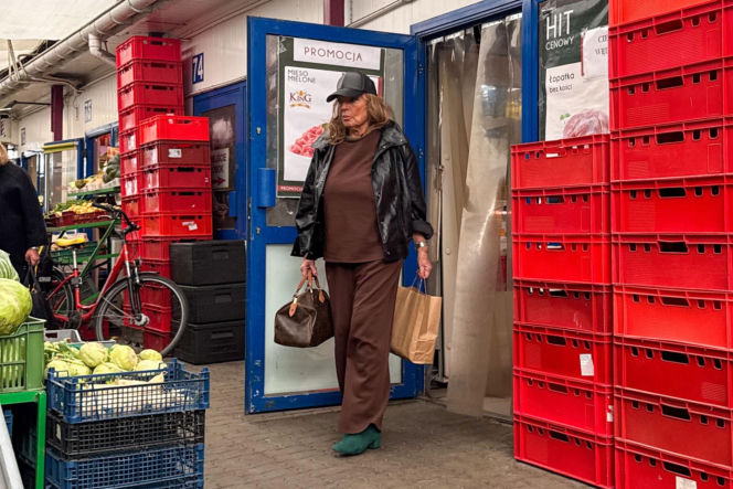 Agnieszka Fitkau-Perepeczko  na bazarku