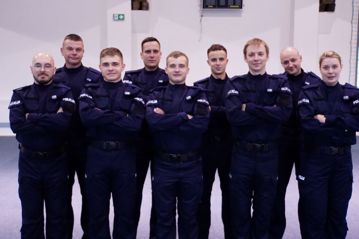 Ślubowanie nowych policjantów w Olsztynie. W szeregi wstąpiło 24 funkcjonariuszy [ZDJECIA]