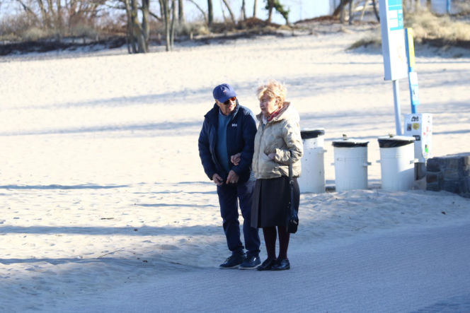 Stefan Friedmann z żoną na spacerze