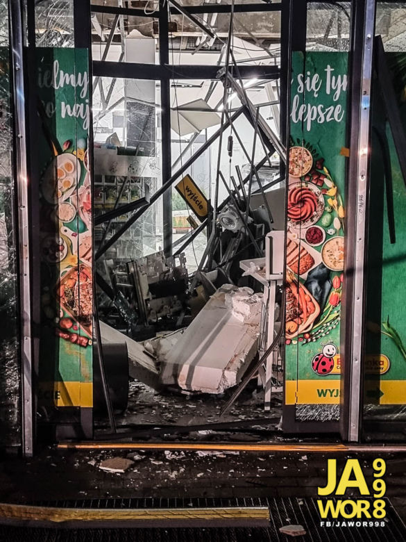 Złodzieje wysadzili bankomat w Jaworze
