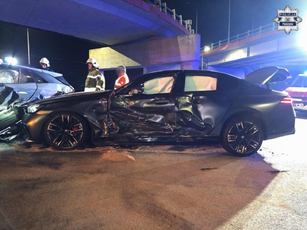 Dantejskie sceny na DK1. W kraksie brało udział 9 pojazdów. Zaczęło się od kierowcy bmw