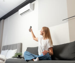 Czy klimatyzację można zostawić na noc? Fakty i mity
