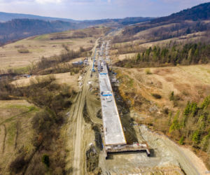 Zakopianka na zdjęciach z powietrza - tak wygląda postęp prac budowlanych