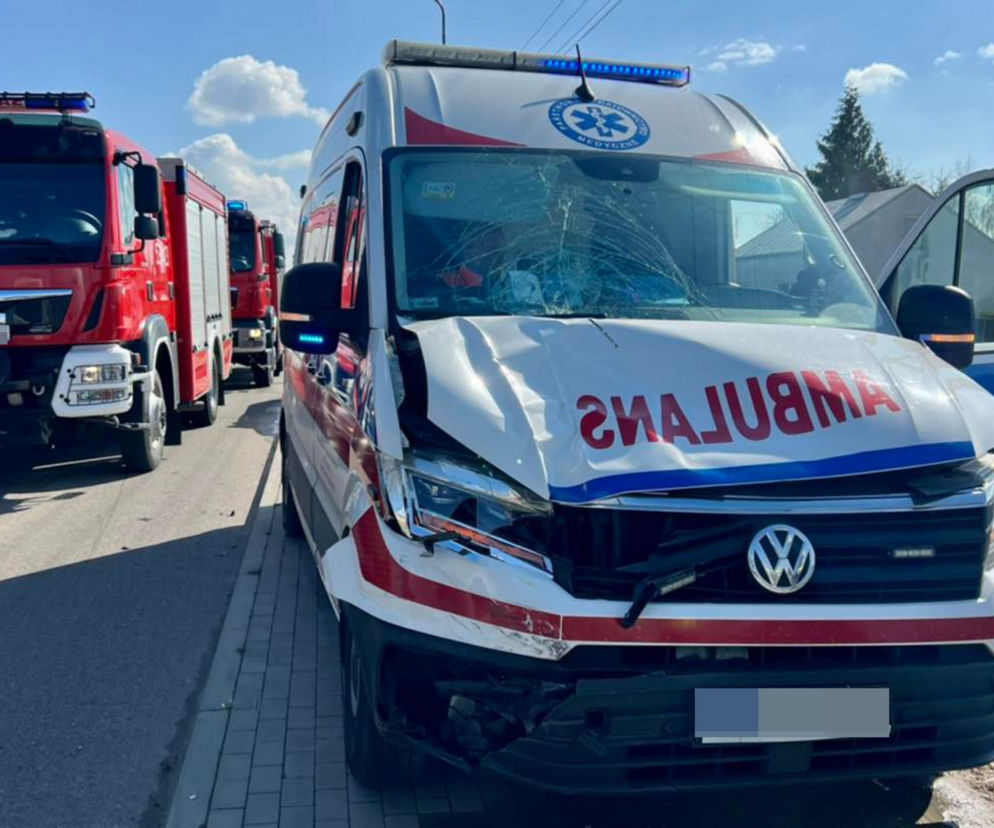  Zderzenie karetki motoroweru pod Warszawą