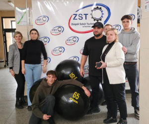 20  piłek do fitnessu dostała konińska Hutnicza