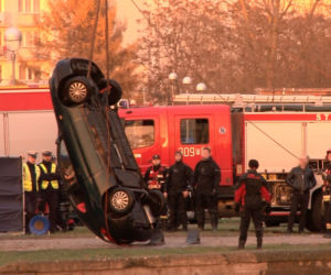 Matka i córka wjechały do Warty