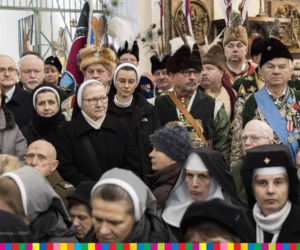 Łomża. Biskup Stanisław Stefanek pochowany. Żegnały go setki ludzi