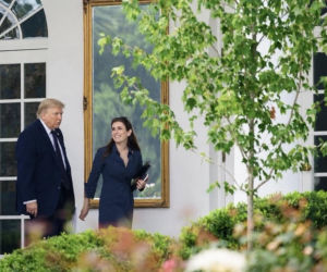 Trump obsypuje młode asystentki pieniędzmi! Na Święta