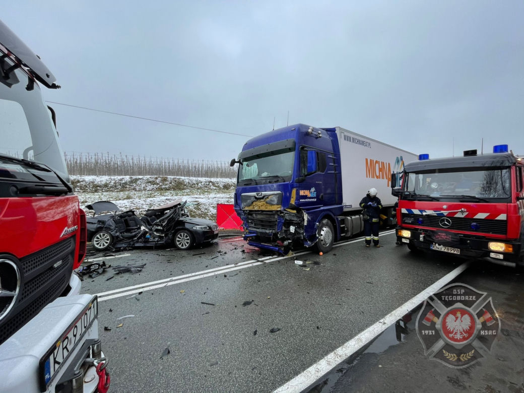 Potworny wypadek w Tęgoborzu. Nie żyje 30-letni mężczyzna