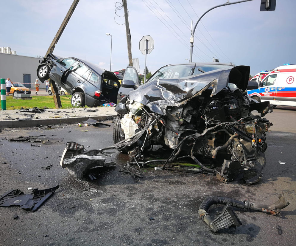 Kobieta kierująca mazdą miała nie ustąpić pierwszeństwa kierującemu bmw