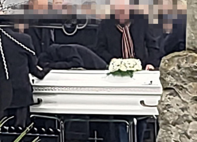 Białe misie strzegą grobu Nikodema Mareckiego. 11-letni aktor zginął w strasznym wypadku