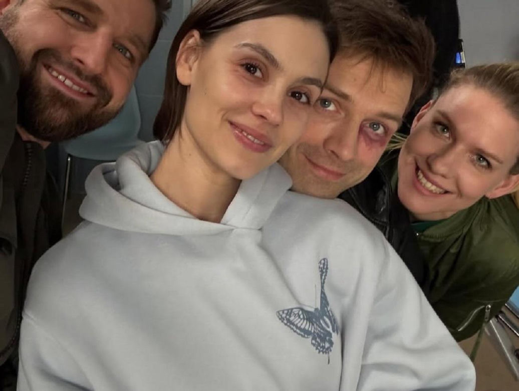 Na dobre i na złe nowy sezon. Blanka (Pola Gonciarz), Mario (Marcin Korcz), komisarz Radek Biegun (Mateusz Lisiecki), policjantka (Magdalena Wróbel)