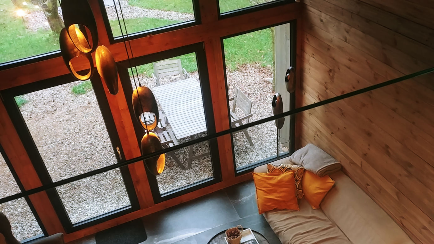 Salon w chillboxhouse