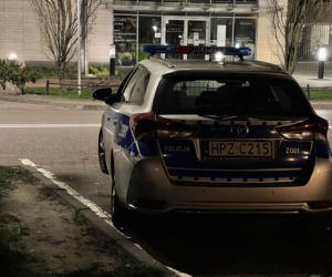 Kłęby dymu i ogromny smród. Kawalerka na Ochocie stanęła w ogniu