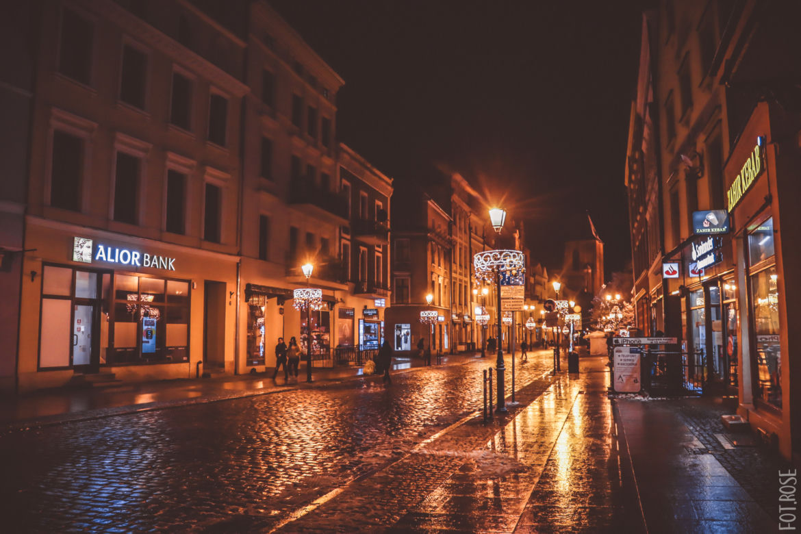 Toruń gotowy na święta Bożego Narodzenia. Cudowny klimat wypełnił starówkę