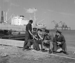 QUIZ PRL. Czy się stoi, czy się leży, trzy tysiące się należy. Tak pracowano w PRL-u