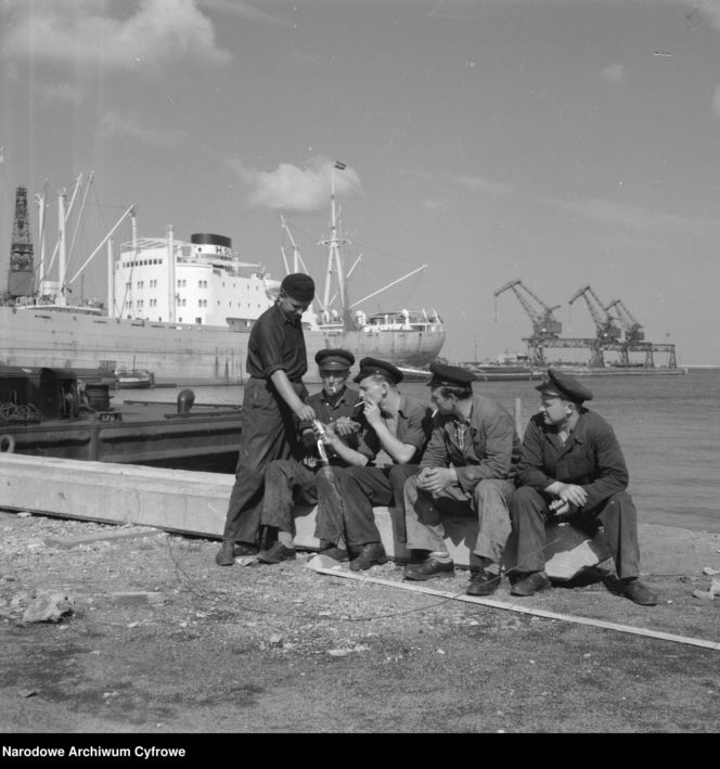 QUIZ PRL. Czy się stoi, czy się leży, trzy tysiące się należy. Tak pracowano w PRL-u