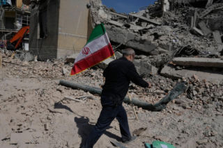 Ataki nie ustają. Wojna potrwa dłużej niż zapowiadał Trump? [RELACJA NA ŻYWO 5.03.2026]