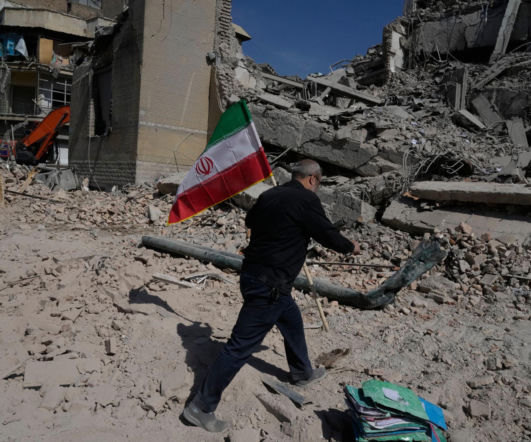 Ataki nie ustają. Wojna potrwa dłużej niż zapowiadał Trump? [RELACJA NA ŻYWO 5.03.2026]