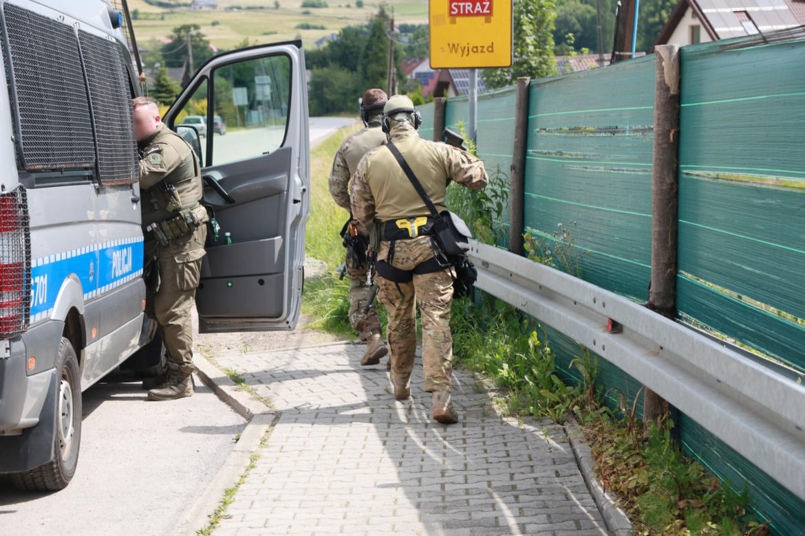 Tragedia w Starej Wsi: Justyna i Zbigniew zostali zastrzeleni. Policja ściga sprawcę
