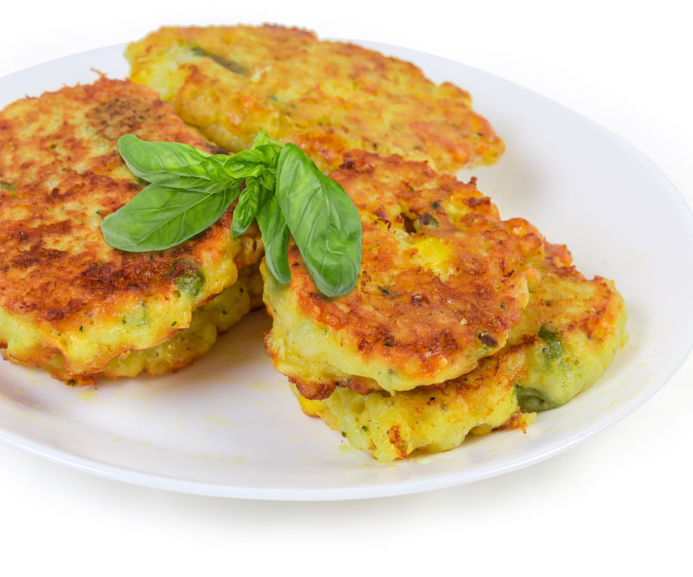 Został Ci ryż z wczorajszego obiadu? Nie wyrzucaj! Zrób z niego te genialne, chrupiące placuszki