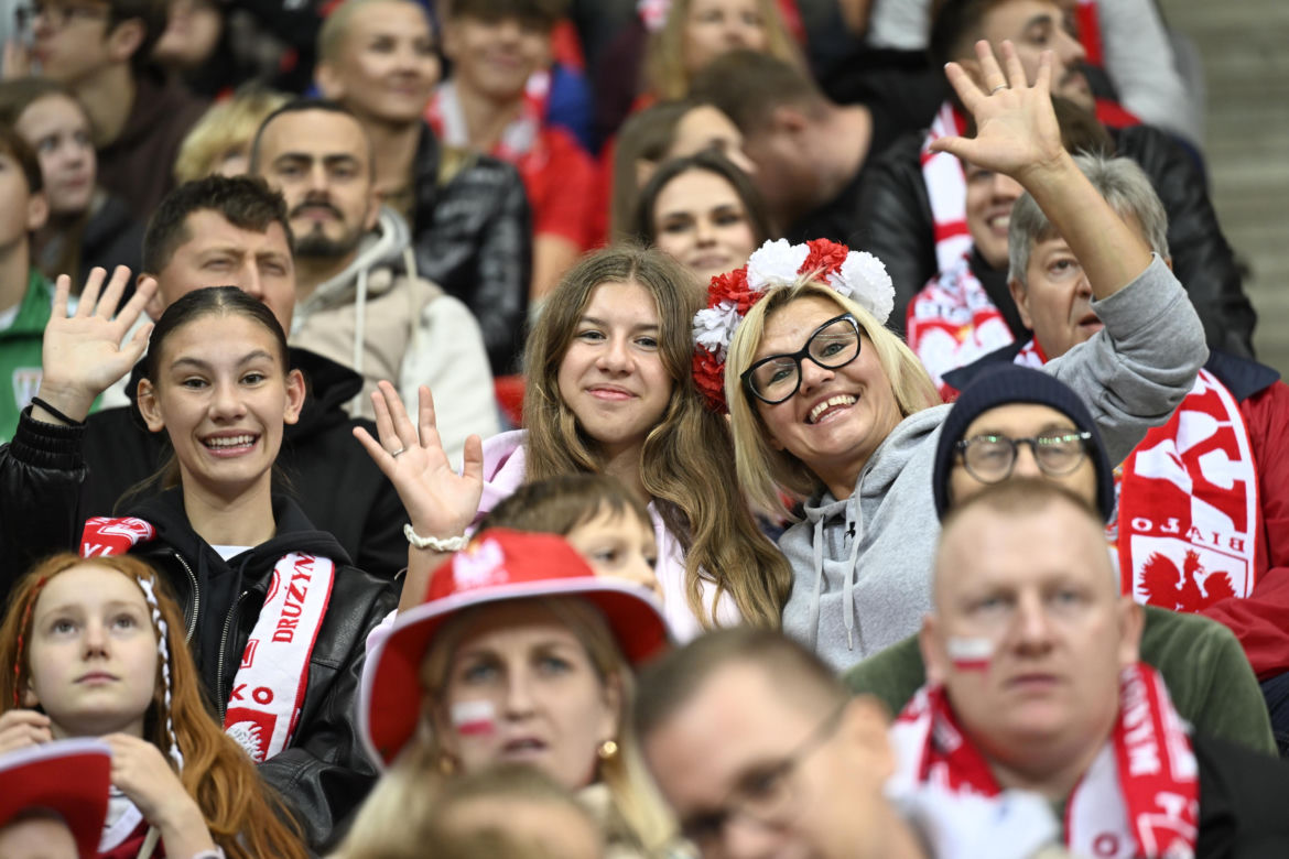 Tłumy kibiców na PGE Narodowym w Warszawie. Polska-Bośnia [ZDJĘCIA]