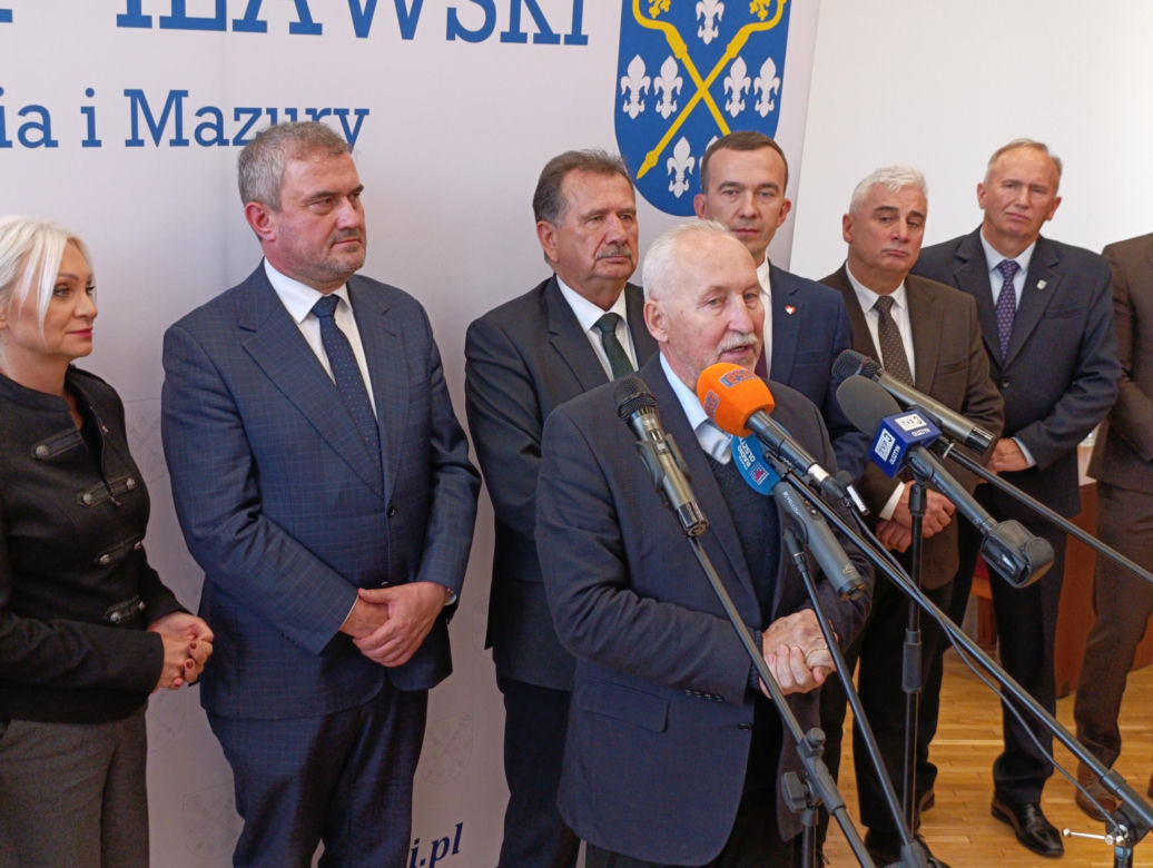 Podpisanie umów na przebudowy skrzyżowań na DK 15 w Sampławie i DK 16 w Lubajnach, Starych Jabłonkach i Zawadach Małych