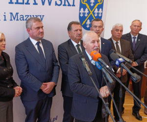 Podpisanie umów na przebudowy skrzyżowań na DK 15 w Sampławie i DK 16 w Lubajnach, Starych Jabłonkach i Zawadach Małych