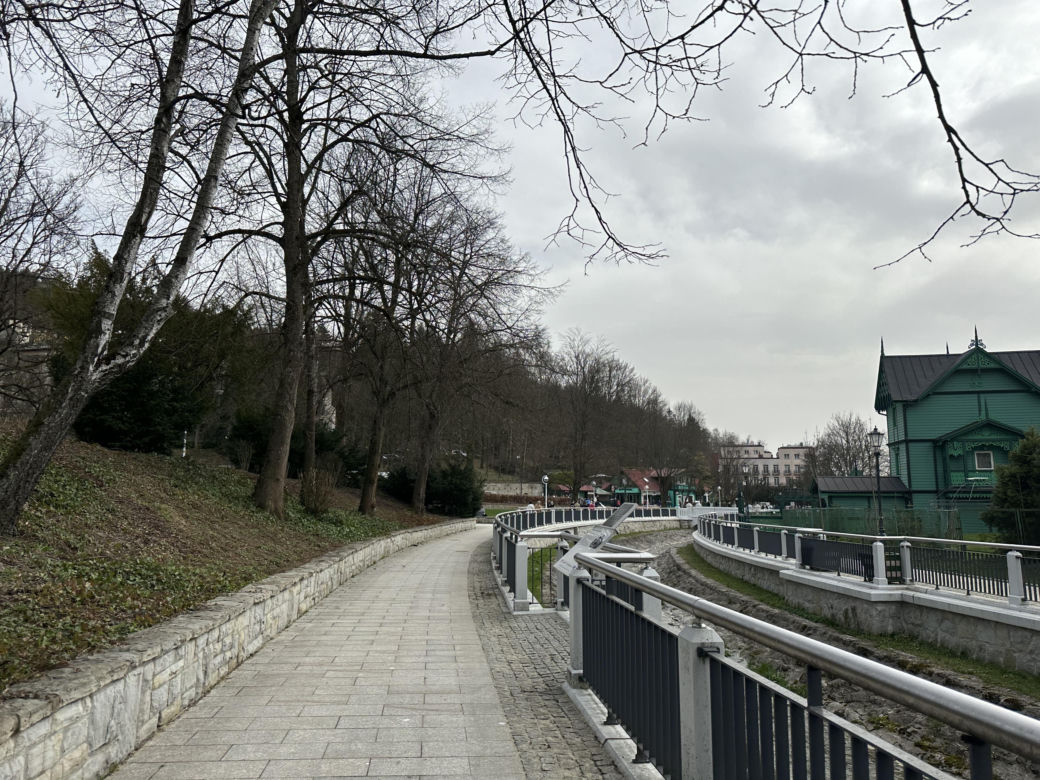 Krynica-Zdrój znów tętni życiem. Uzdrowisko przeżywa drugą młodość 
