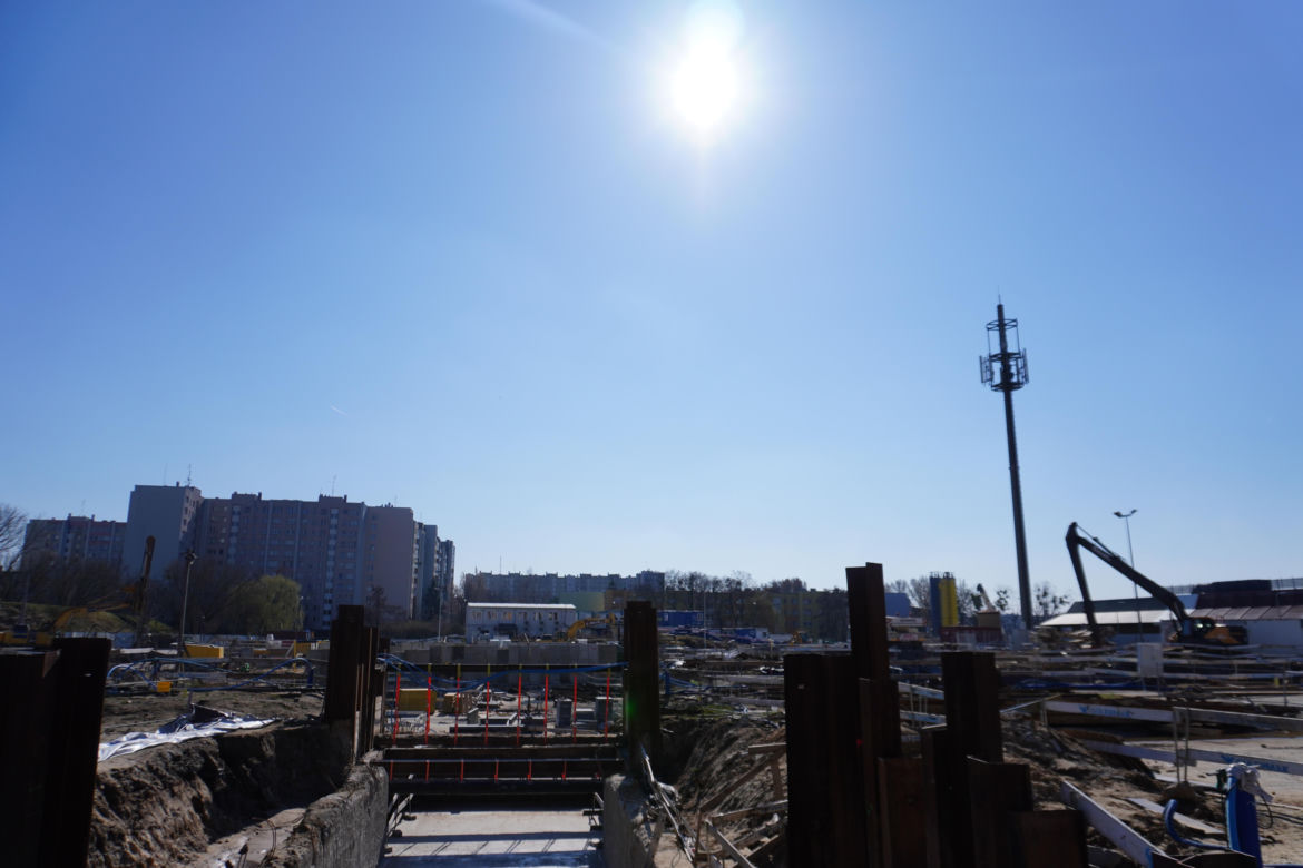 Budowa stacji metra M2 Lazurowa na Bemowie (marzec 2025)