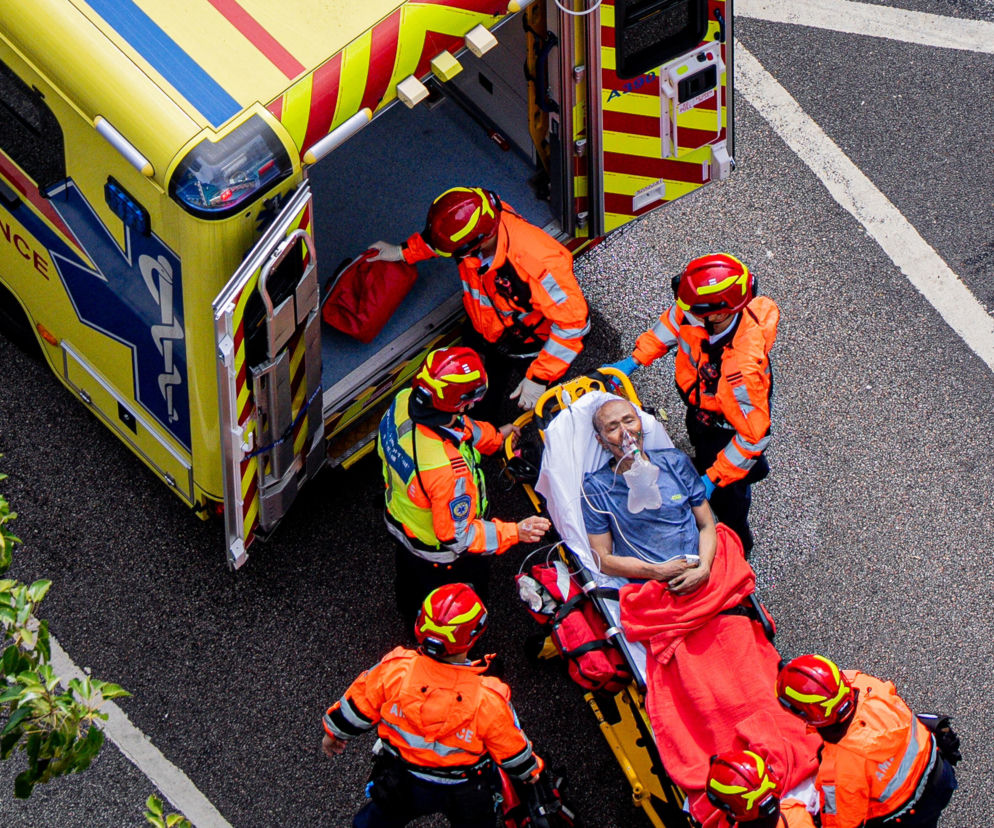 To najtragiczniejszy pożar w Hongkongu od dziesięcioleci. Bilans ofiar wzrósł do 94. Strażacy muszą przeszukać 2 tysiące mieszkań