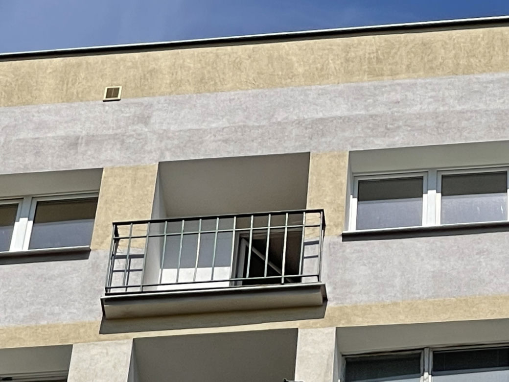 Tragedia w samym centrum Warszawy. Kobieta skoczyła z 9. piętra. Nie żyje