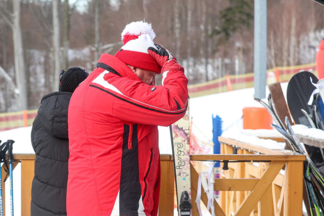 Michał Wójcik z PiS szaleje na nartach