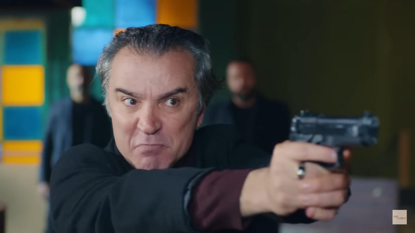 Suat zagrozi, że zrobi coś złego Elif