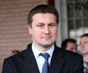 Prezes PiS  chce wyrzucić posła za pobicie żony