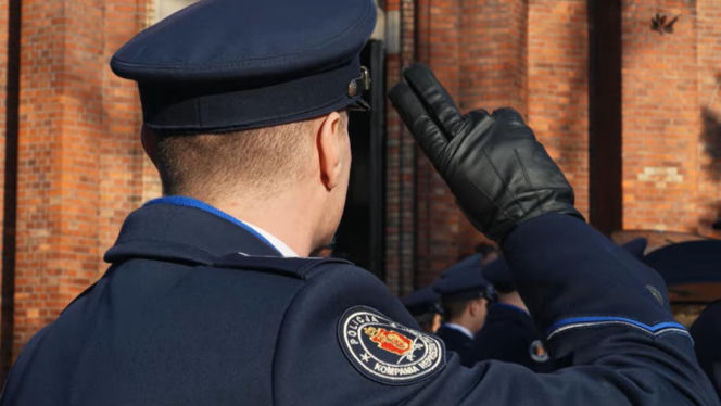 Piotr ubrał mundur, ucałował rodzinę i wyszedł do pracy. Jego serce nagle przestał bić