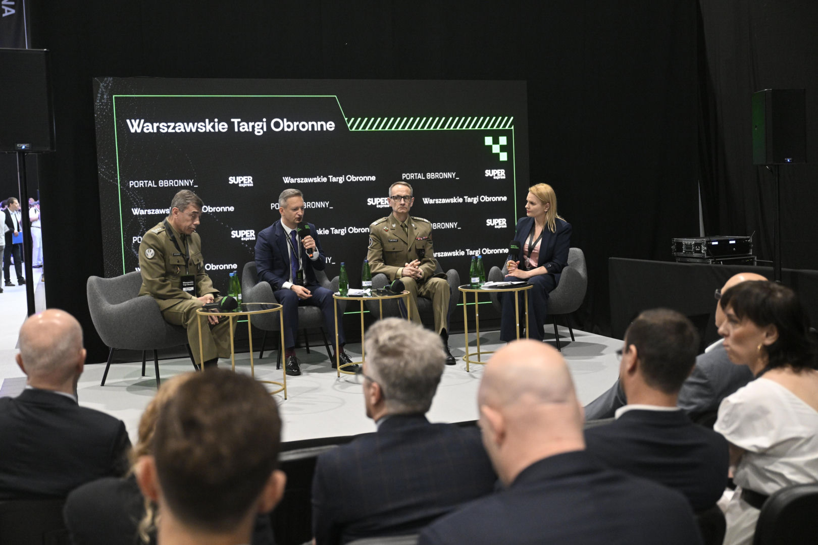 Warszawskie Targi Obronne. Scena Niebieska. Warszawskie Targi Obronne.. Scena Niebieska Jak w czasie kryzysu zapewnić łączność satelitarną instytucjom państwa i instytucjom rządowym? Budowa suwerennego systemu: potrzeby oraz krajowe zdolności przemysłowe