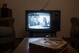 Rafał Trzaskowski. Zagrał w popularnym serialu, a mógł zostać Adasiem Niezgódką