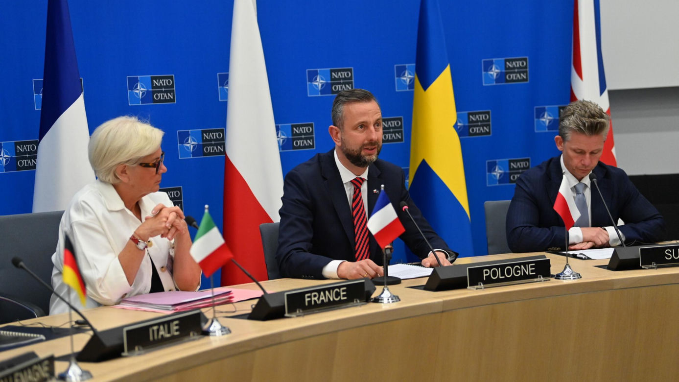 wicepremier - minister obrony narodowej Władysław Kosiniak-Kamysz wziął udział w spotkaniu ministrów obrony NATO w Brukseli