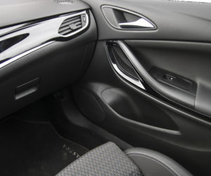 Opel Astra 1.6 Turbo 200 KM M6 Elite